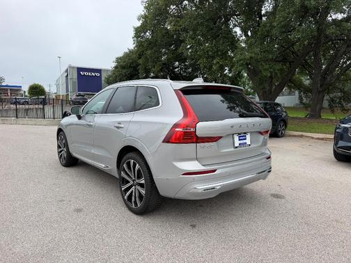 Silver 2023 Volvo XC60 B5 Ultimate Bright Theme