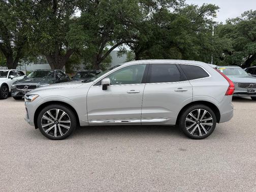 Silver 2023 Volvo XC60 B5 Ultimate Bright Theme