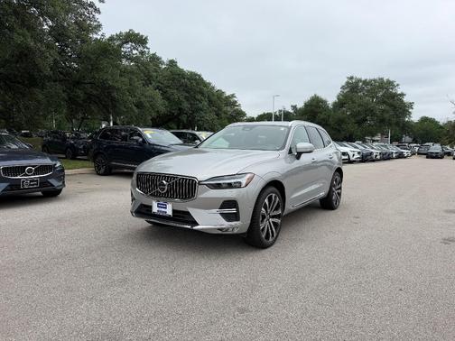 Silver 2023 Volvo XC60 B5 Ultimate Bright Theme