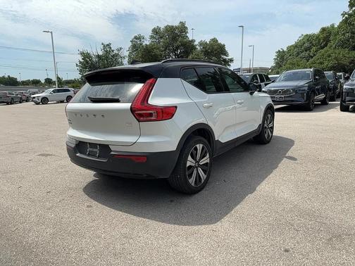 2023 Volvo XC40 Recharge Pure Electric Twin Plus