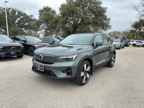 2026 Volvo EX40 Single Motor Extended Range Plus