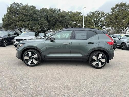 2026 Volvo EX40 Single Motor Extended Range Plus