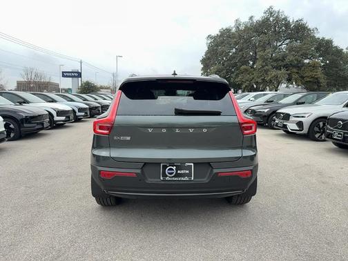 2026 Volvo EX40 Single Motor Extended Range Plus