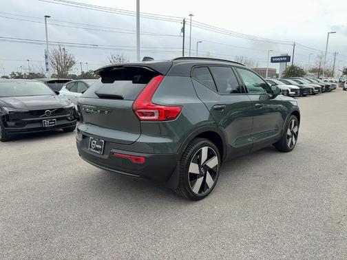 2026 Volvo EX40 Single Motor Extended Range Plus