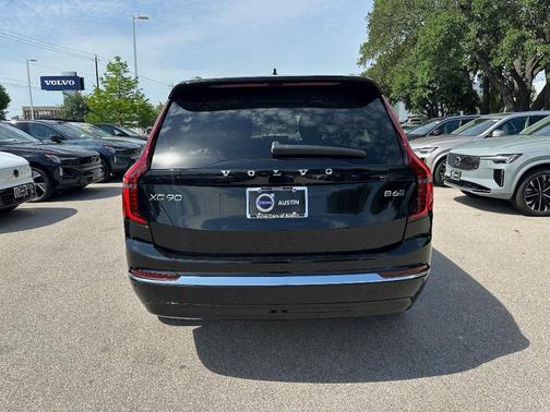 2025 Volvo XC90 B6 Core