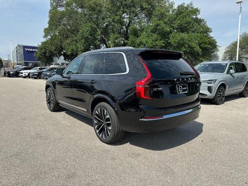 2025 Volvo XC90 B6 Core
