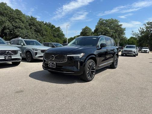 2025 Volvo XC90 B6 Core