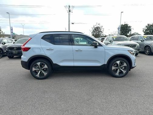 2026 Volvo XC40 B4 Core
