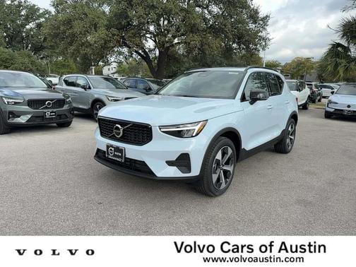 2026 Volvo XC40 B4 Core