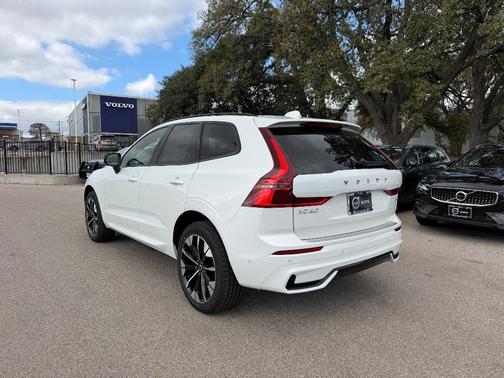 2026 Volvo XC60 Plug-In Hybrid T8 Plus