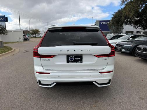 2026 Volvo XC60 Plug-In Hybrid T8 Plus