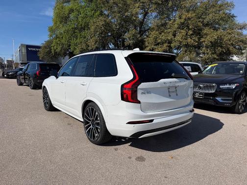 2026 Volvo XC90 B6 Ultra Dark Theme 7-Seater