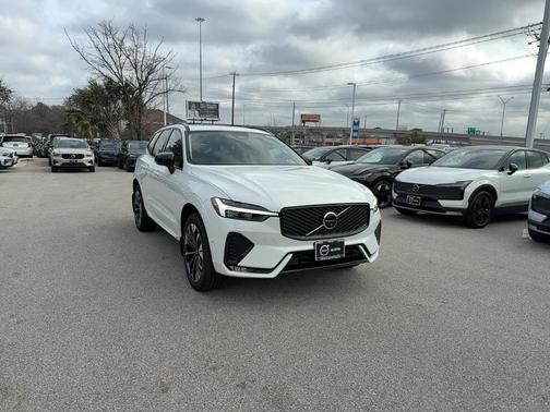 2026 Volvo XC60 B5 Plus