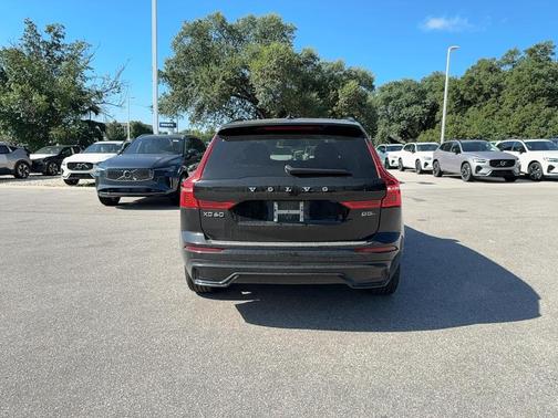 2023 Volvo XC60 B5 Plus Dark Theme