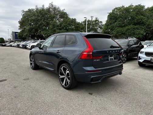 2025 Volvo XC60 B5 Ultra