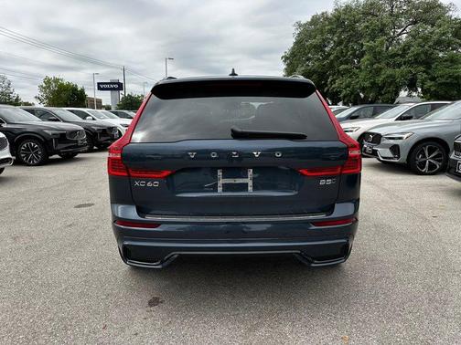 2025 Volvo XC60 B5 Ultra