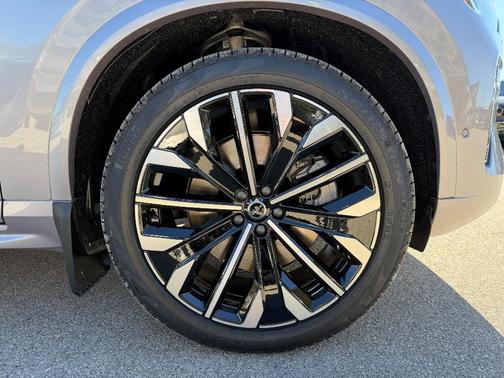 Silver 2026 Volvo XC90 Plug-In Hybrid T8 Ultra 7-Seater