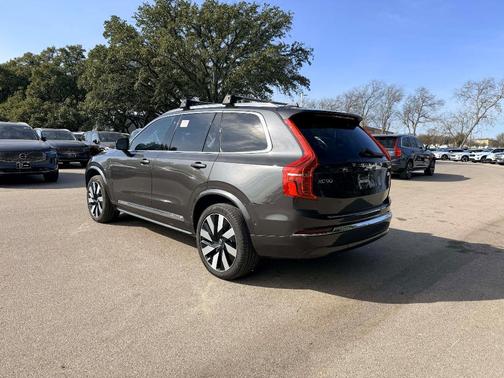 2024 Volvo XC90 Recharge Plug-In Hybrid T8 Plus 6-Seater