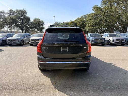 2024 Volvo XC90 Recharge Plug-In Hybrid T8 Plus 6-Seater