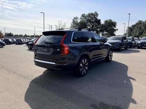 2024 Volvo XC90 Recharge Plug-In Hybrid T8 Plus 6-Seater