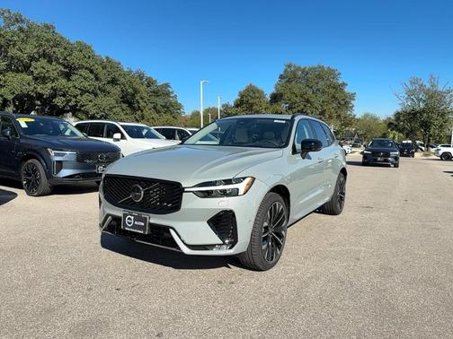 2026 Volvo XC60 B5 Ultra