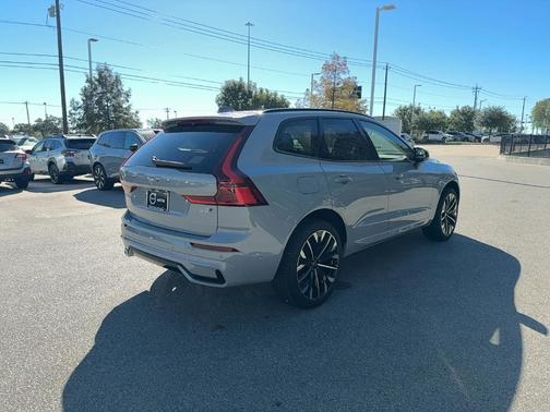 2026 Volvo XC60 B5 Ultra