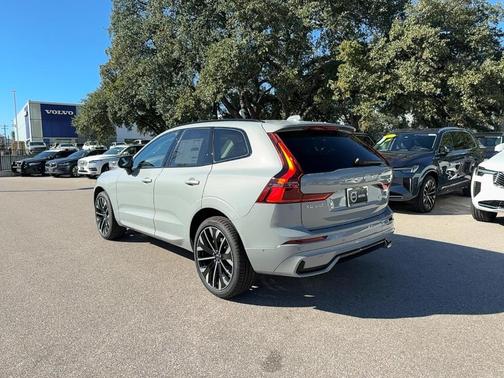 2026 Volvo XC60 B5 Ultra