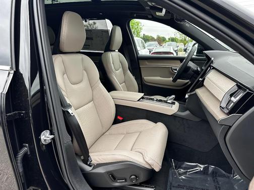 2025 Volvo XC90 Plug-In Hybrid T8 Ultra 7-Seater
