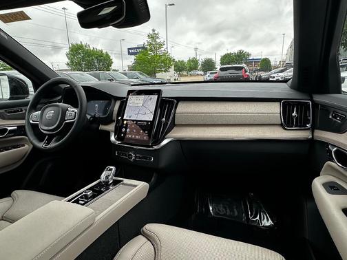 2025 Volvo XC90 Plug-In Hybrid T8 Ultra 7-Seater