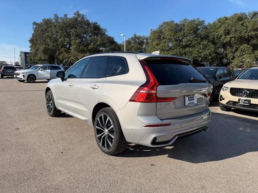2025 Volvo XC60 B5 Plus