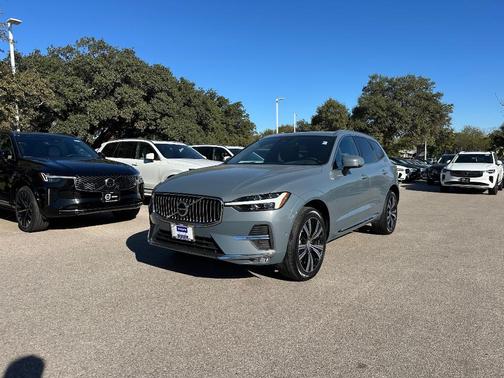 2023 Volvo XC60 B5 Plus Bright Theme