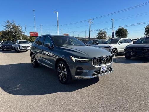 2023 Volvo XC60 B5 Plus Bright Theme