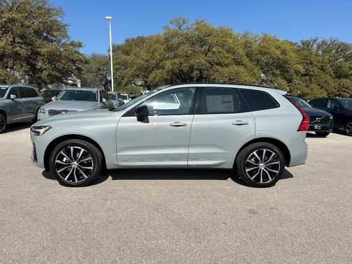 2025 Volvo XC60 B5 Plus