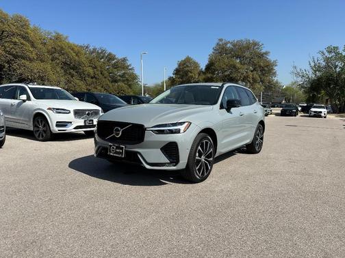 2025 Volvo XC60 B5 Plus