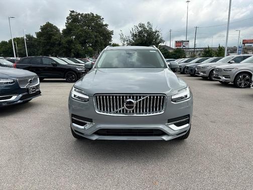2025 Volvo XC90 Plug-In Hybrid T8 Core 7-Seater
