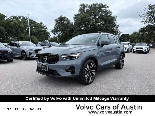 Thunder Gray Metallic 2023 Volvo XC40 B5 Ultimate Dark Theme
