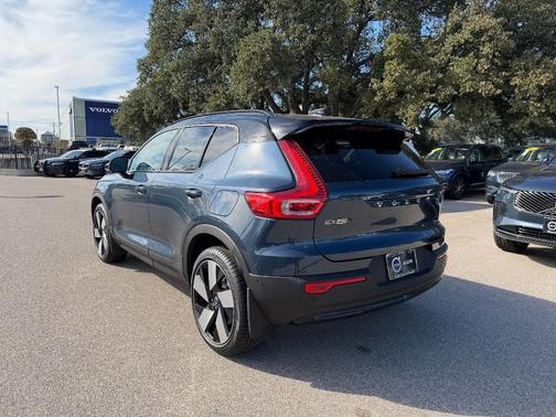 2026 Volvo EX40 Twin Motor Plus