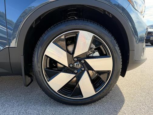 2026 Volvo EX40 Twin Motor Plus