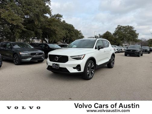 2026 Volvo XC40 B4 Plus