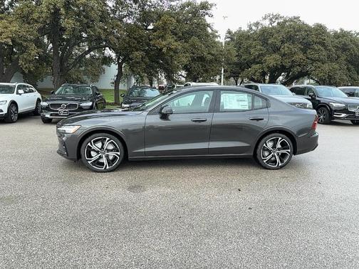 2025 Volvo S60 B5 Plus