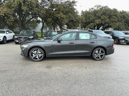2025 Volvo S60 B5 Plus