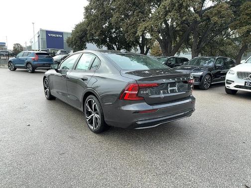 2025 Volvo S60 B5 Plus