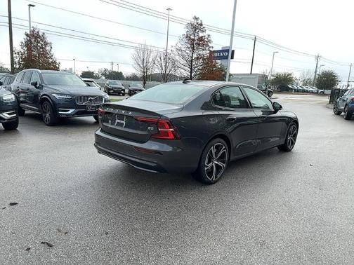 2025 Volvo S60 B5 Plus