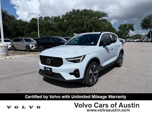 Cloud 9 White 2026 Volvo XC40 B5 Plus