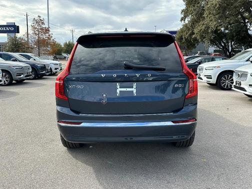 2025 Volvo XC90 B5 Plus