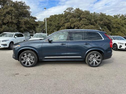 2025 Volvo XC90 B5 Plus