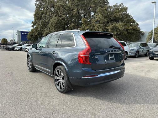 2025 Volvo XC90 B5 Plus