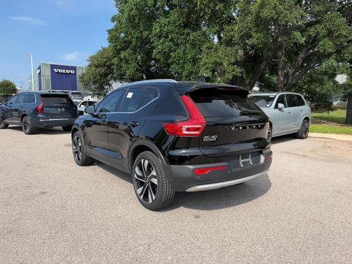 Black Stone 2023 Volvo XC40 B5 Plus Bright Theme