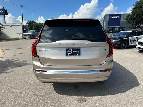 2026 Volvo XC90 B5 Plus