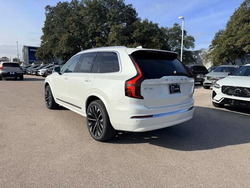2026 Volvo XC90 Plug-In Hybrid T8 Plus 7-Seater